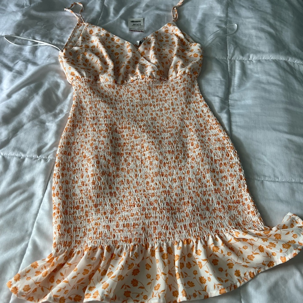 Dress - Picture 2 of 3